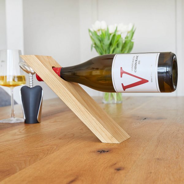Weinhalter aus Holz für eine Weinflasche