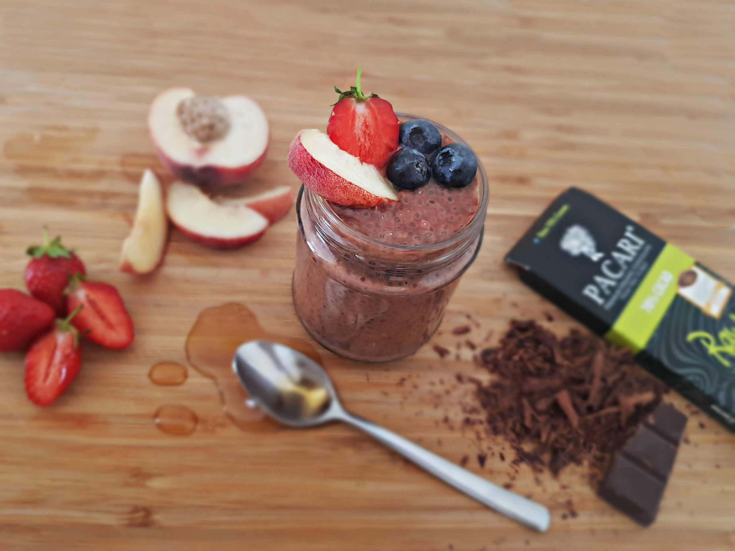 LOFINDO REZEPTVORSCHLAG : VEGAN – Schokoladiger Chiapudding von PACCARI Schokolade