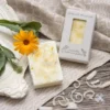 Innviertler Seifenmanufaktur |  Blütensalz Ringelblume Unbeduftete Seife mit Meersalz-Sole und Ringelblumenblüten. 100g