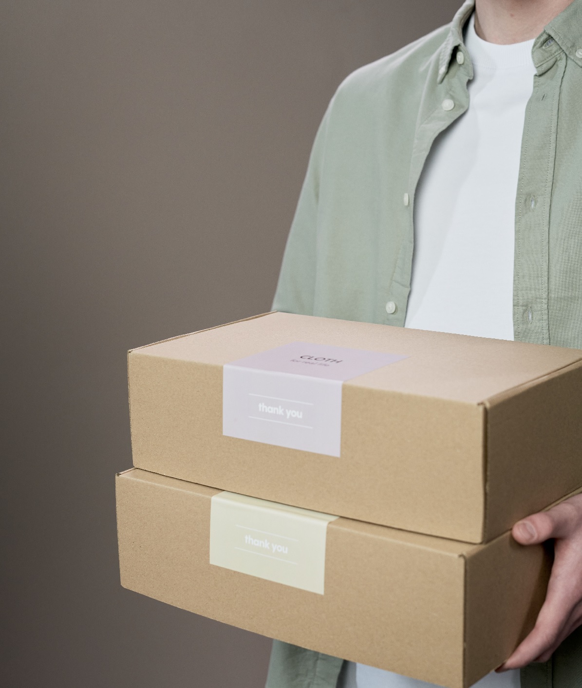 Wir haben ChatGBT gefragt: Warum müssen Kleinunternehmen laut Brüssel genauso die EU Verordnung über Verpackung und Verpackungsabfälle einhalten wie die großen Unternehmen / Konzerne innerhalb der EU  und damit enorme Kosten entstehen für Kleinunternehmen ?