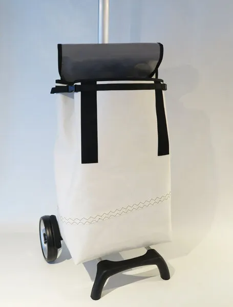 Leonca | Upcycling Einkaufstrolley aus recyceltem Segel – Bild 3